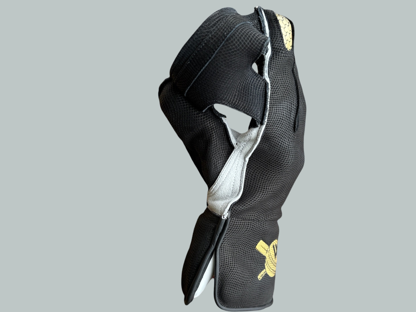 WICKET KEEPING GLOVES BLACK