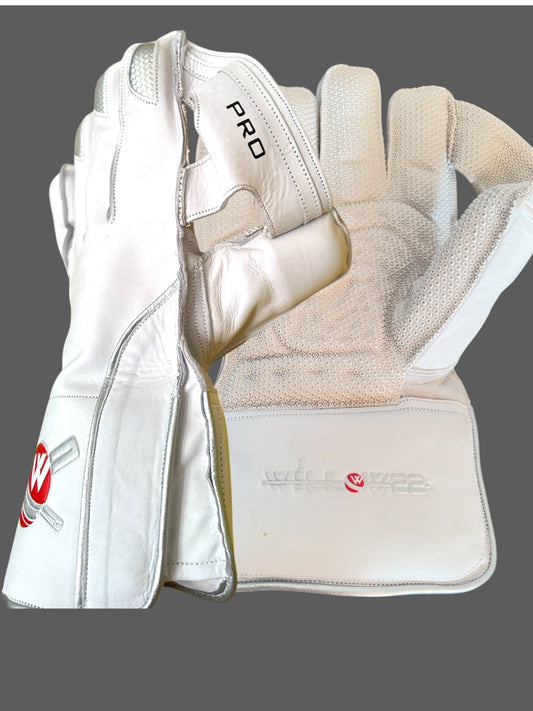 PRO WICKET KEEPING GLOVES